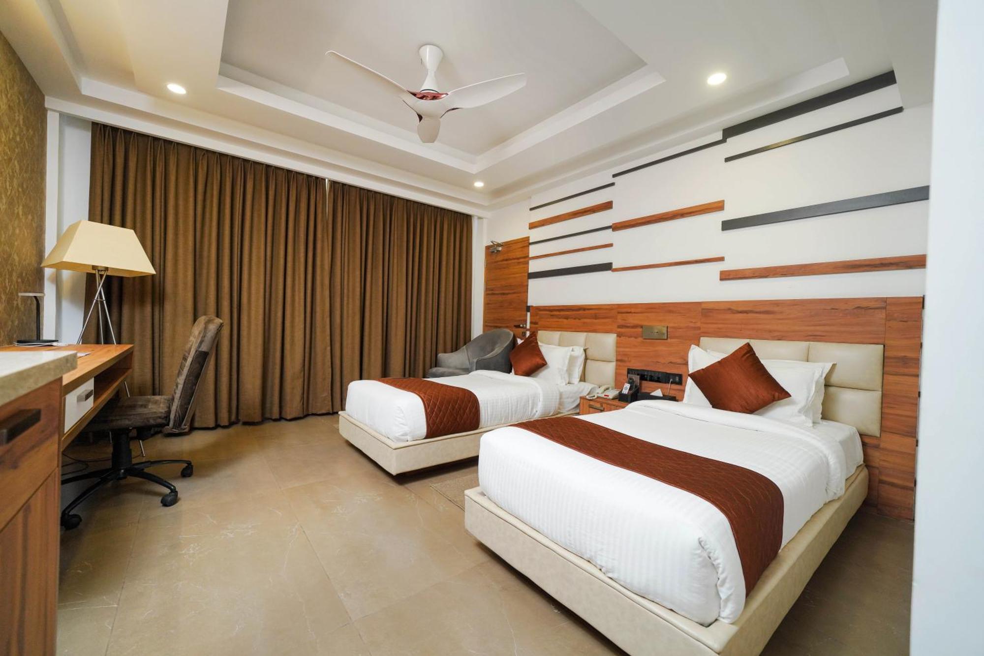 Classic Regency Alappuzha Exterior foto